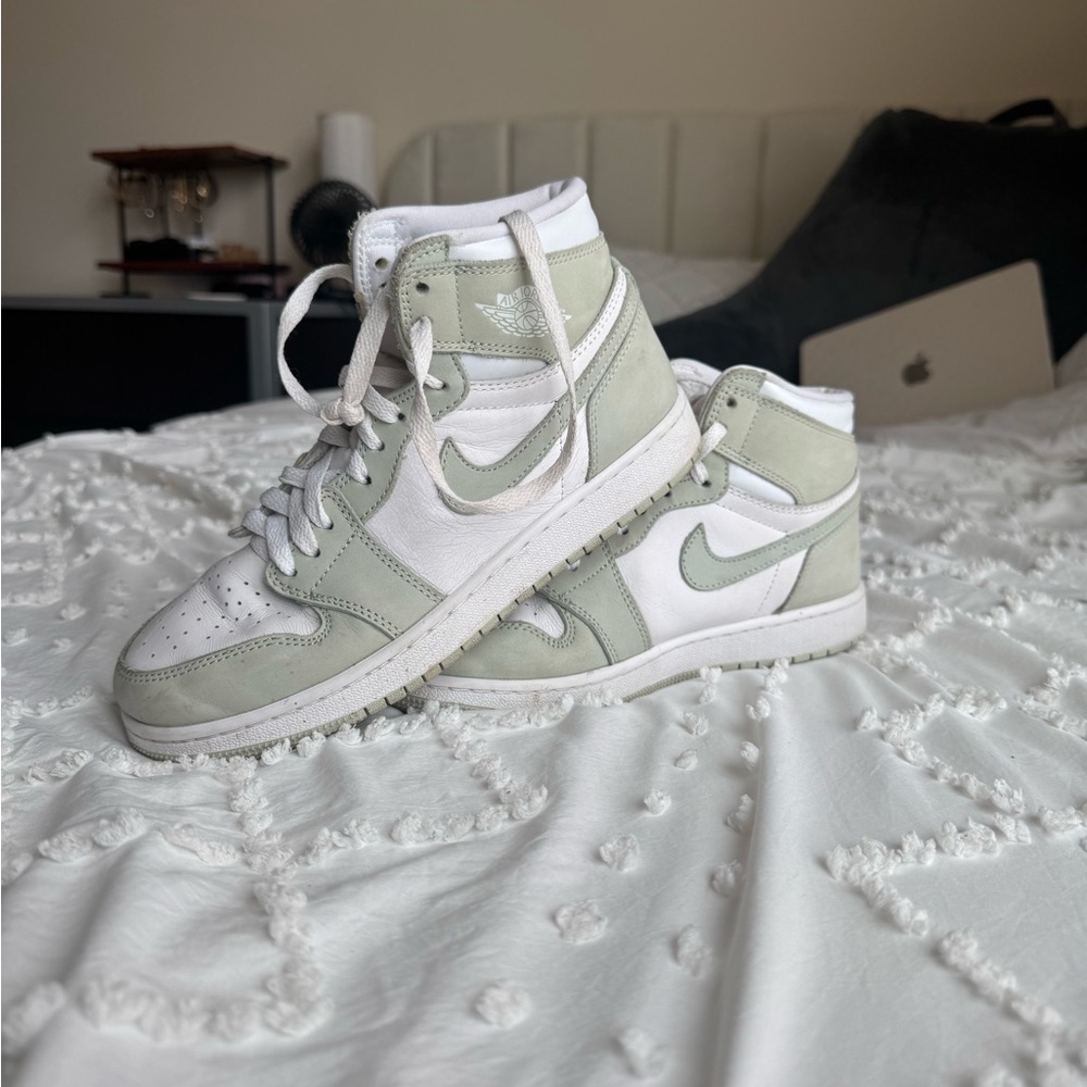 🤍Nike Women's High-Top Sneakers in White and Light Green
